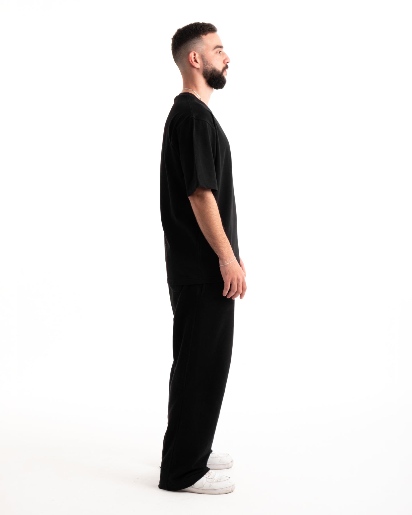 Black-Tee