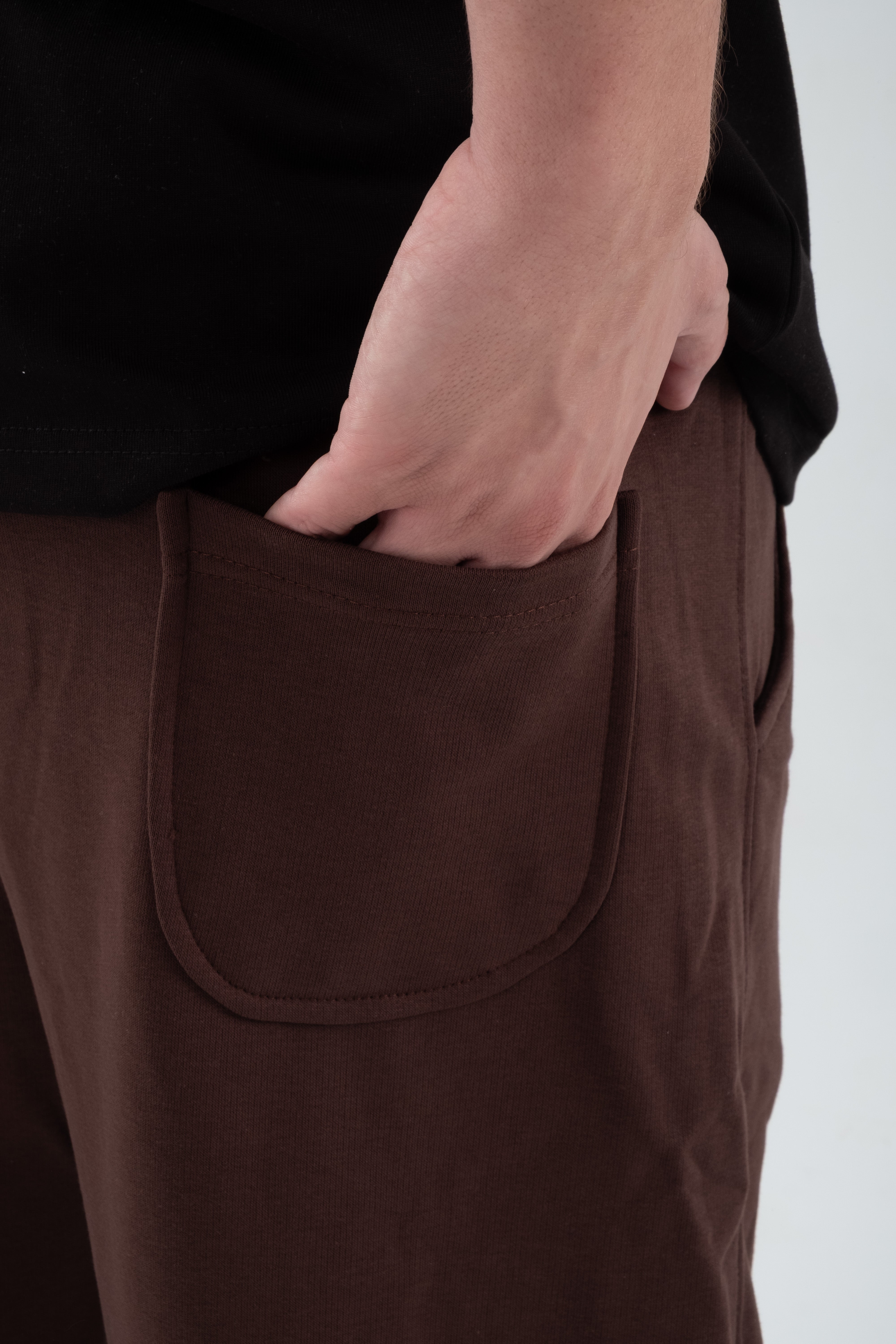 Wild Leg Sweatpants – Dark-Brown