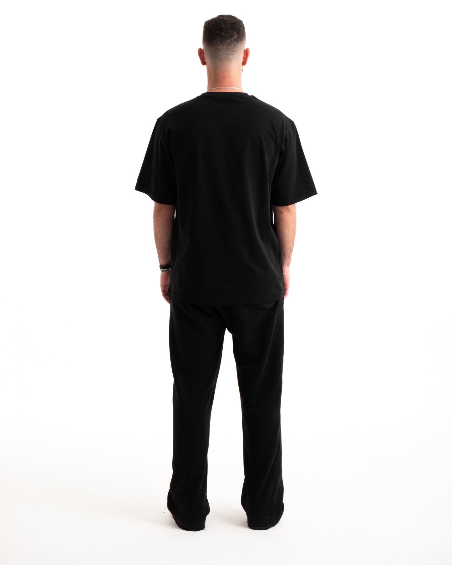 Black-Tee